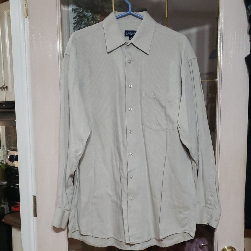 Oscar De La Renta Men's Button up Dess Shirt.  Beige/White.  Size. 16 24/35"